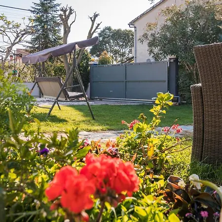 Wine Garden Holiday Home Pula Exterior photo